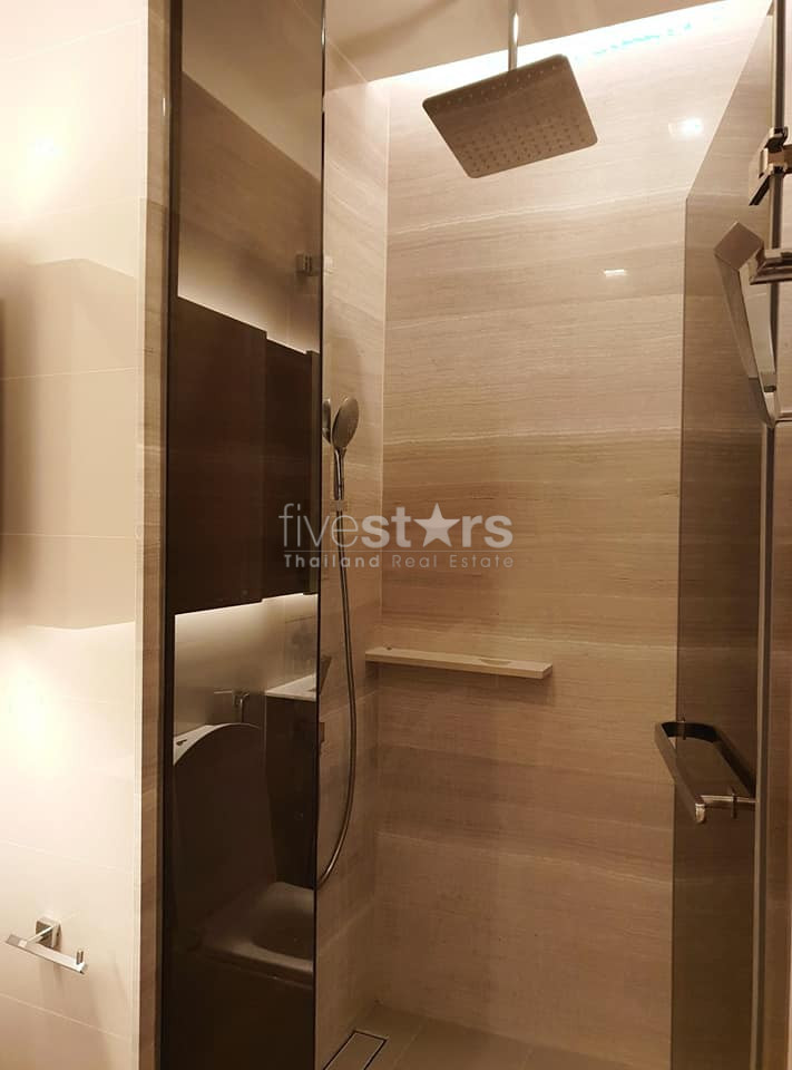 1 bedroom condominium for sale walking distance to Prakanong BTS, photo 8