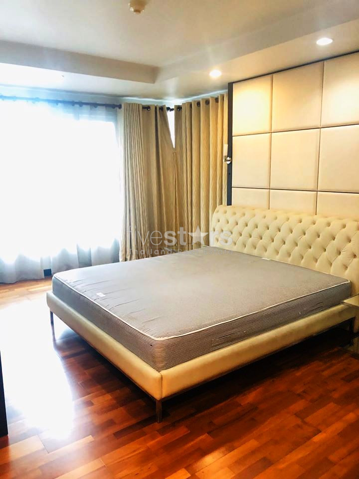 3 bedrooms condo for rent in Ekamai, photo 6