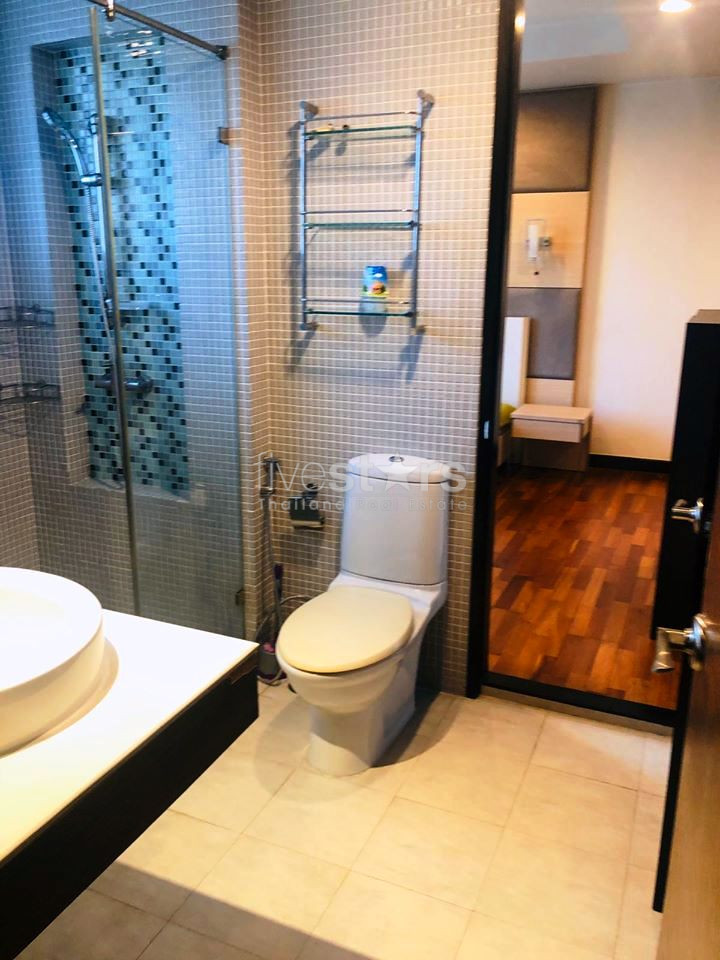 3 bedrooms condo for rent in Ekamai, photo 10