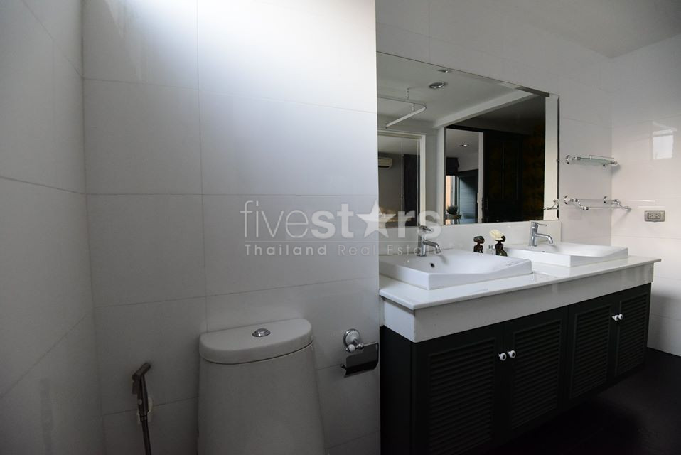 Large 1 bedroom condo for rent near in Ekamai and Phra Khanong area, photo 16
