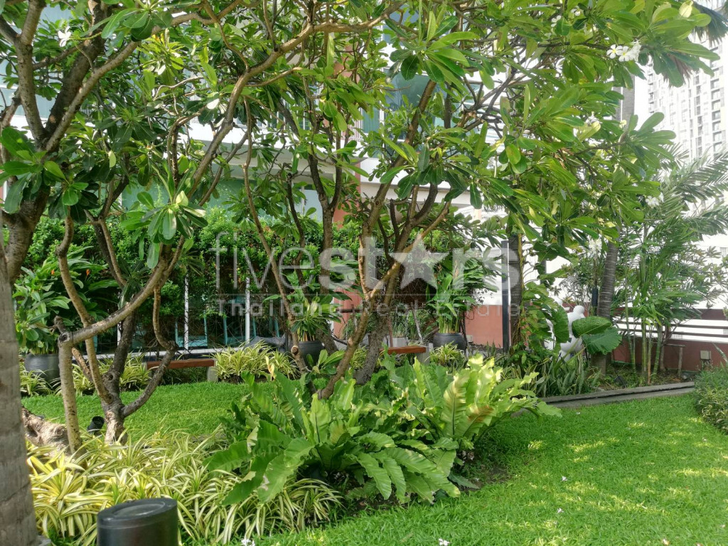 3 bedrooms condo for rent near BTS Ekamai, photo 12