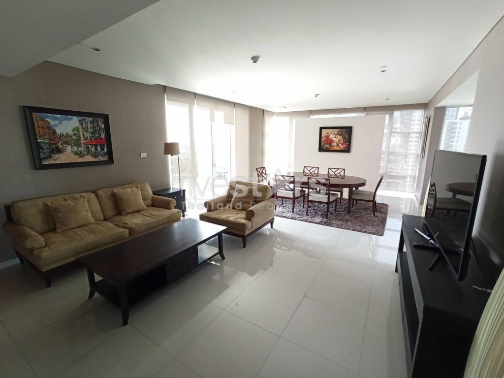 3 bedrooms condo for rent near BTS Ekamai