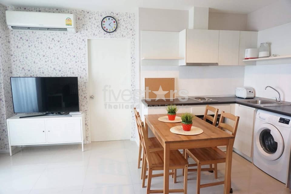 Appartement de 2 chambres à vendre près de la station de BTS Phra Kanong