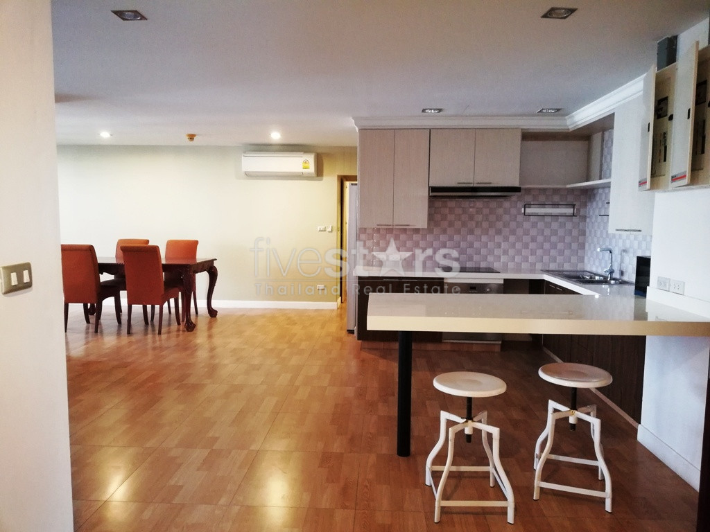3 bedrooms condo for rent in Ekamai, photo 5