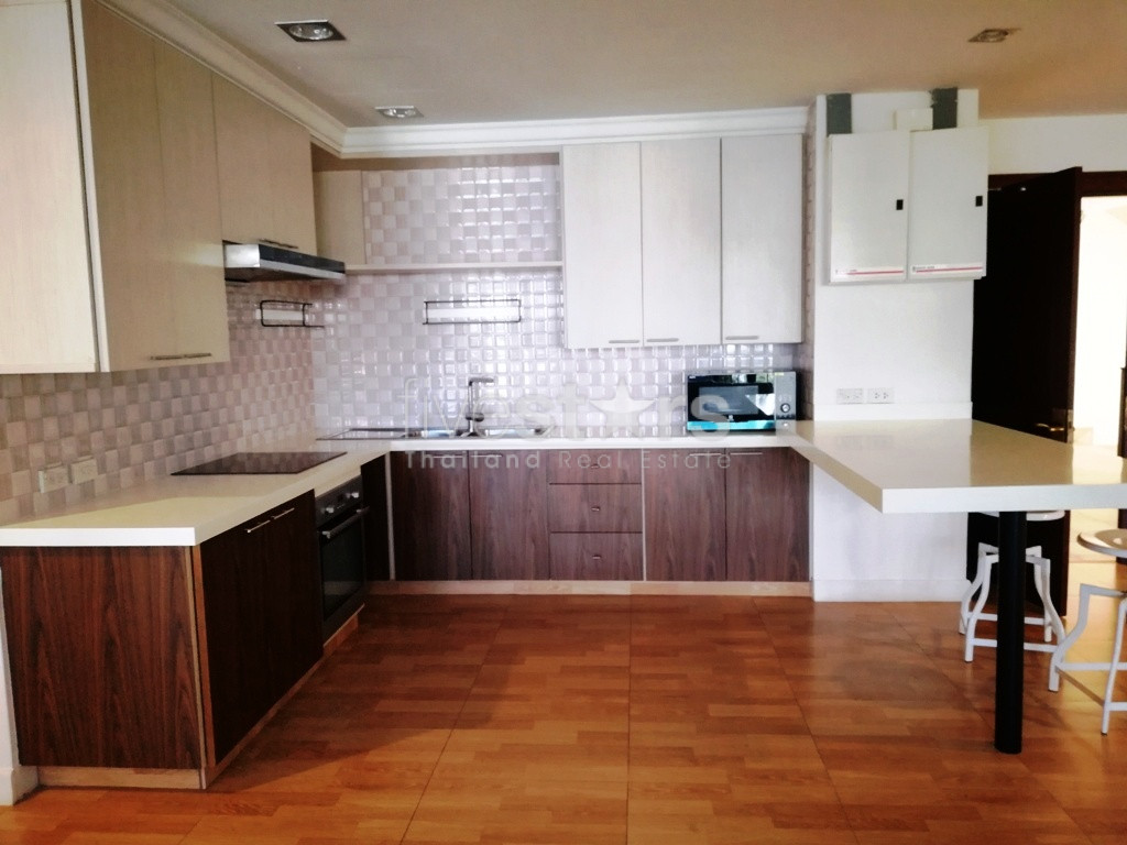 3 bedrooms condo for rent in Ekamai, photo 6