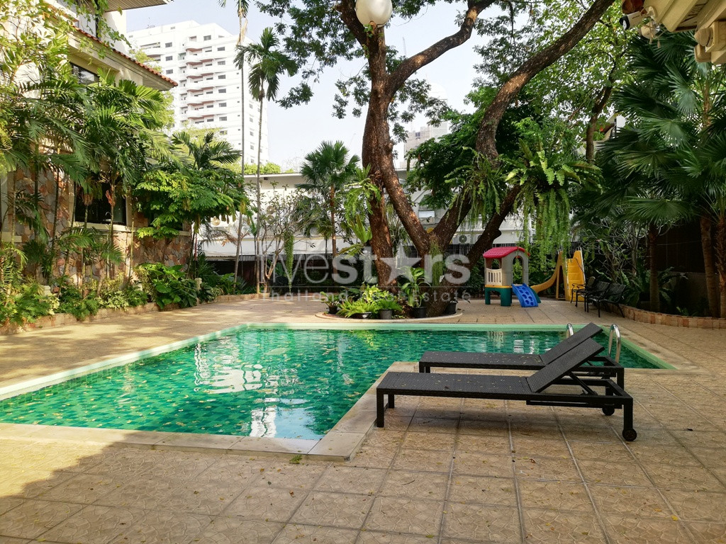 3 bedrooms condo for rent in Ekamai, photo 20