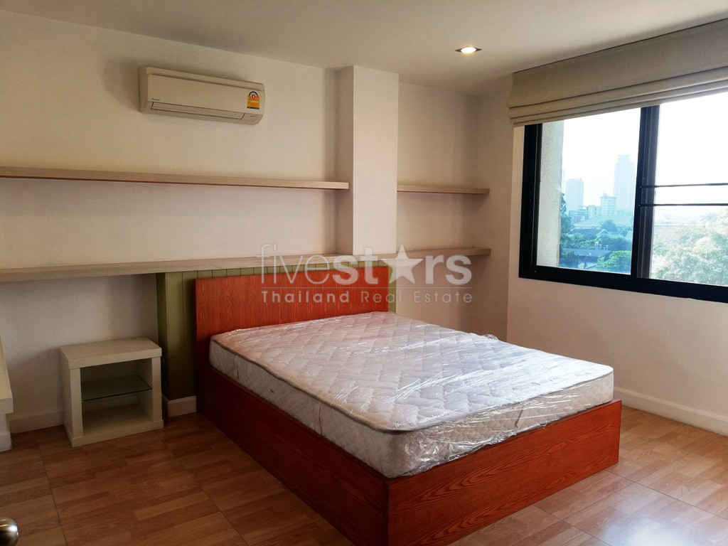 3 bedrooms condo for rent in Ekamai, photo 7