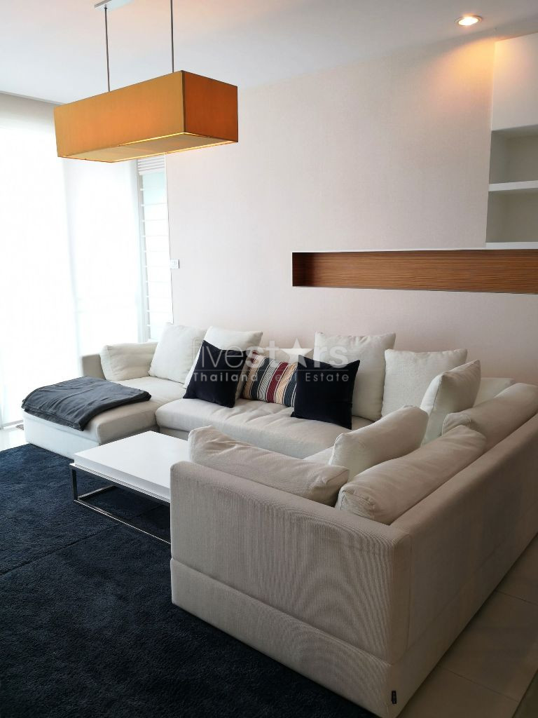 Modern 2 bedrooms condo for rent near BTS Ekamai