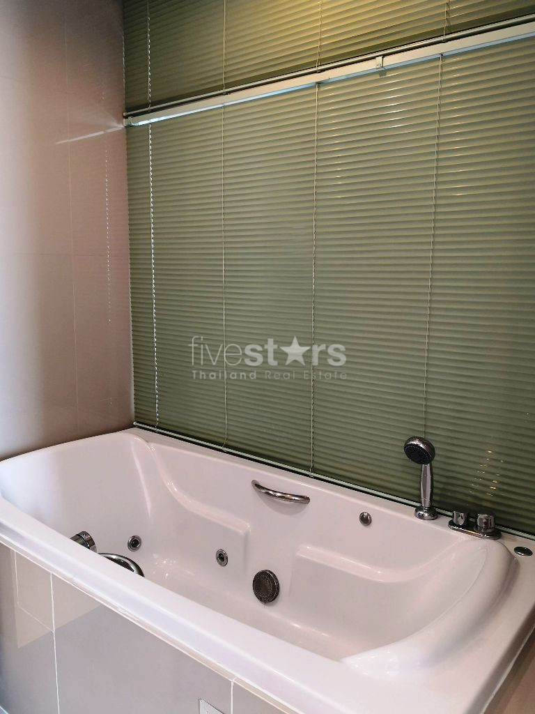 Modern 2 bedrooms condo for rent near BTS Ekamai, photo 12