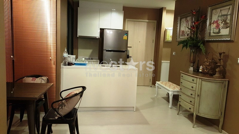 Corner unit 1 bedroom condo for rent near BTS Ekamai, photo 3