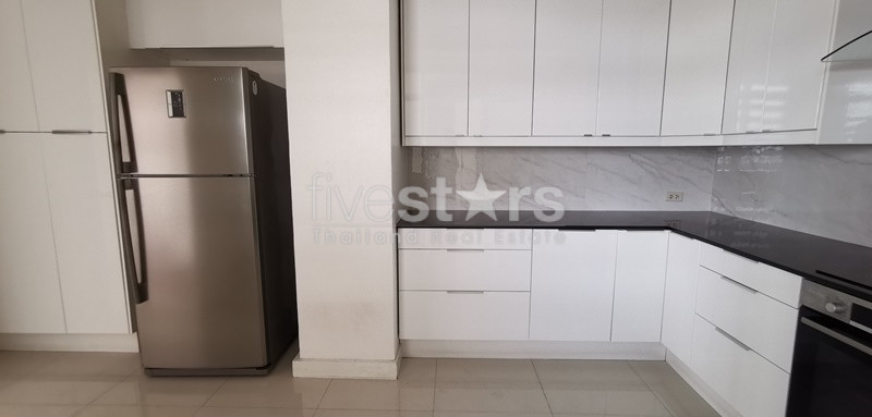 Appartement spacieux de 4 chambres à louer à Ekamai, photo 18