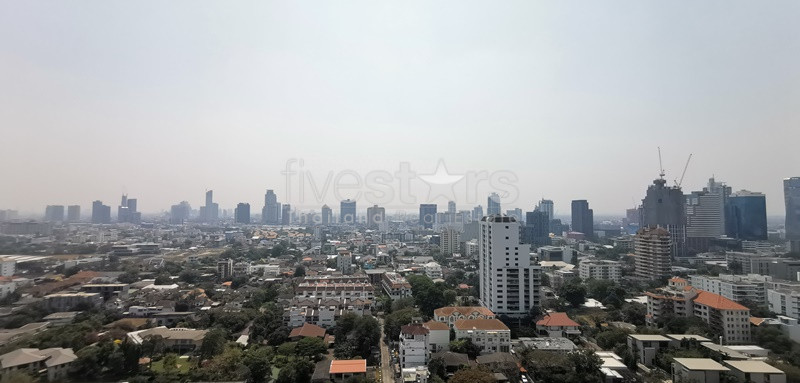 Appartement spacieux de 4 chambres avec un grand balcon à louer à Ekamai, photo 8