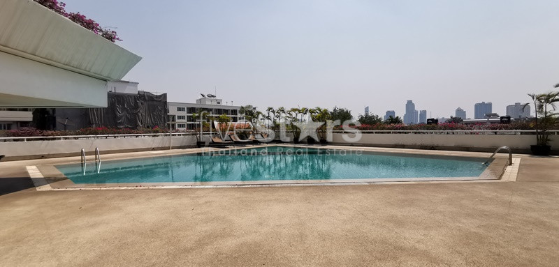 Appartement spacieux de 4 chambres avec un grand balcon à louer à Ekamai, photo 22