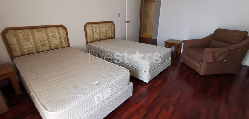 Appartement spacieux de 4 chambres avec un grand balcon à louer à Ekamai, photo 17