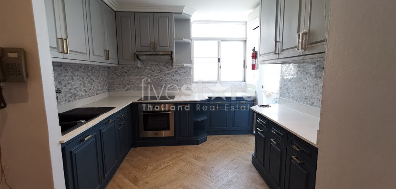 Appartement spacieux de 4 chambres avec un grand balcon à louer à Ekamai, photo 20