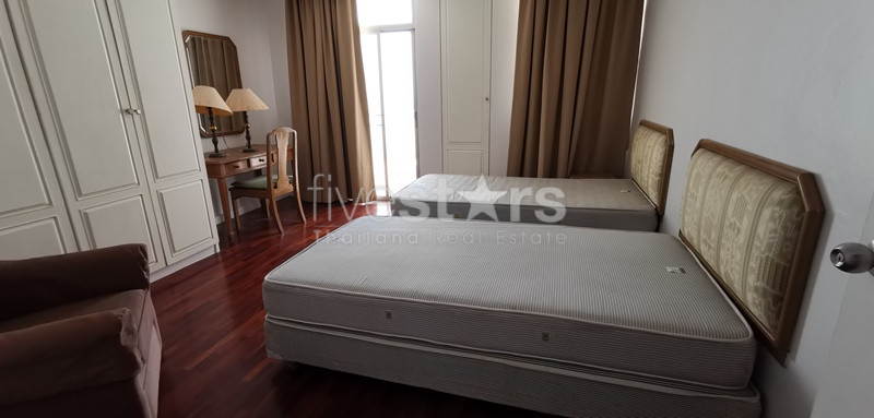 Appartement spacieux de 4 chambres avec un grand balcon à louer à Ekamai, photo 14