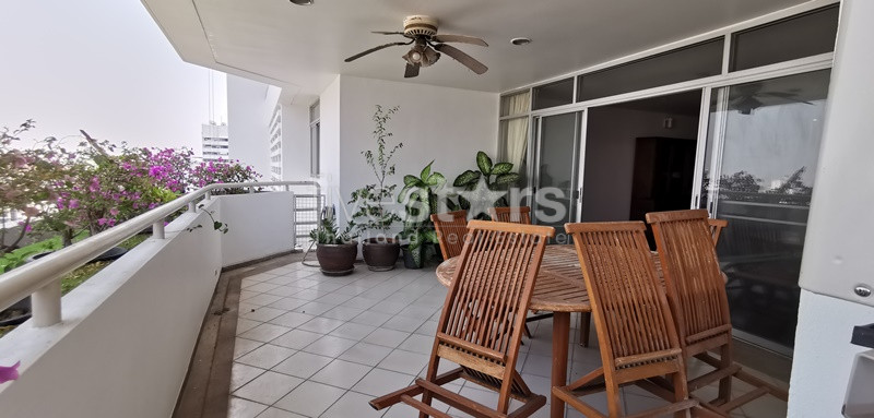 Appartement spacieux de 4 chambres avec un grand balcon à louer à Ekamai, photo 4