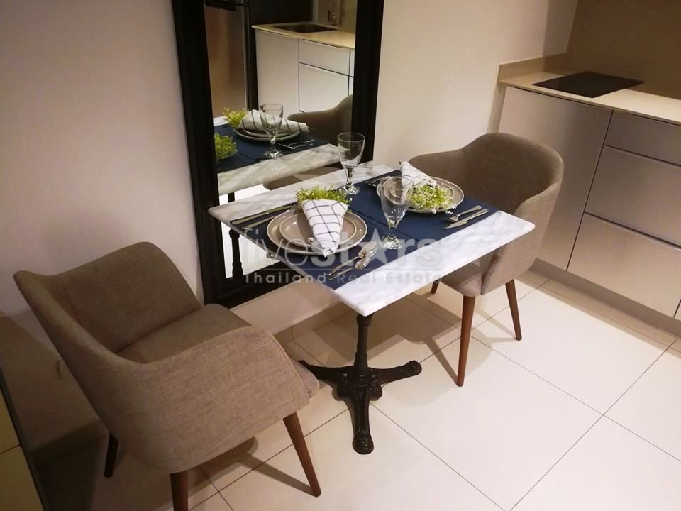 Condo moderne 1 chambre à louer près de BTS Ekamai, photo 2