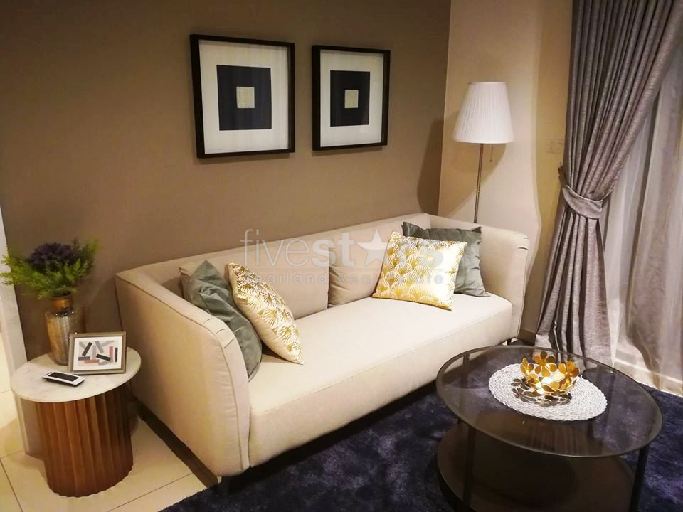 Condo moderne 1 chambre à louer près de BTS Ekamai