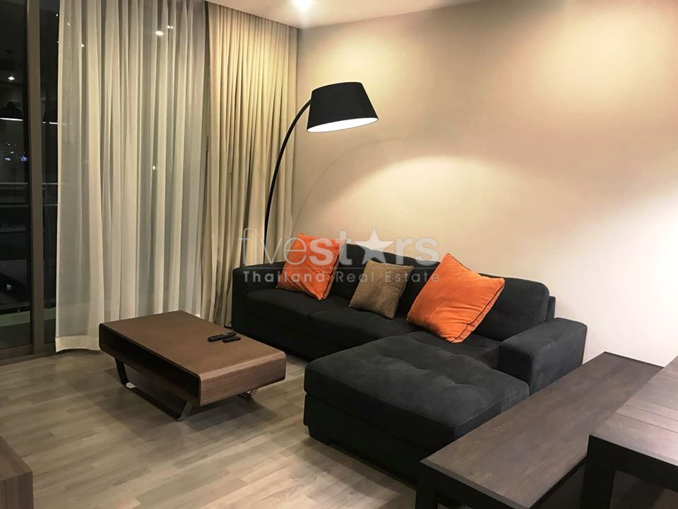Modern 2 bedrooms condo for rent near BTS Phrakhanong