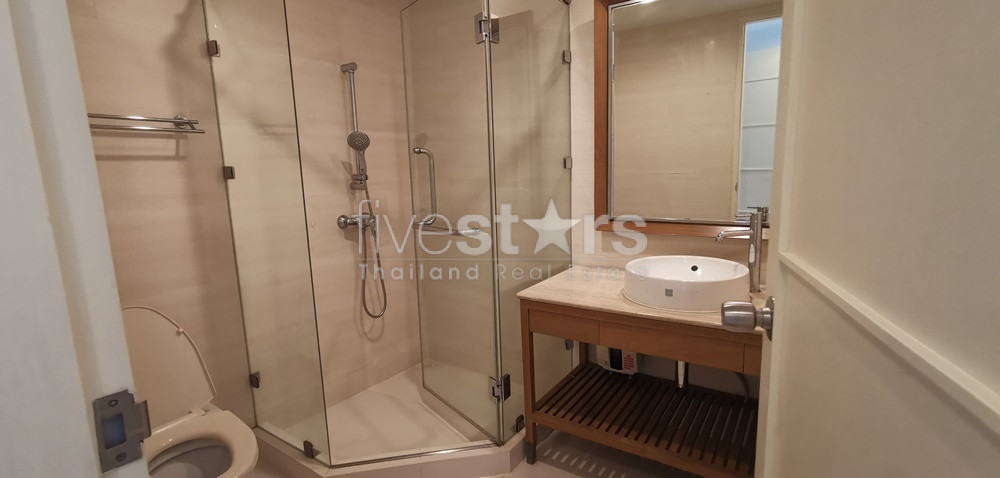 3 bedroom cozy condominium for rent close to BTS Ekamai, photo 13