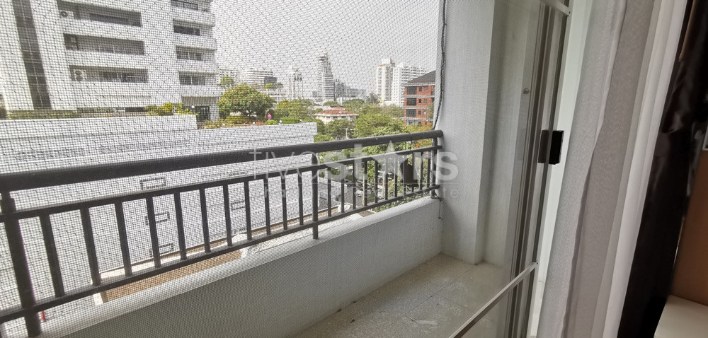 3 bedroom cozy condominium for rent close to BTS Ekamai, photo 19