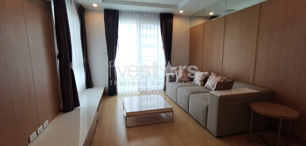 3 bedroom cozy condominium for rent close to BTS Ekamai, photo 3