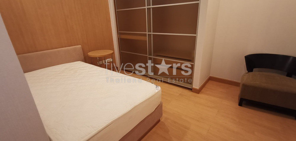 3 bedroom cozy condominium for rent close to BTS Ekamai, photo 8