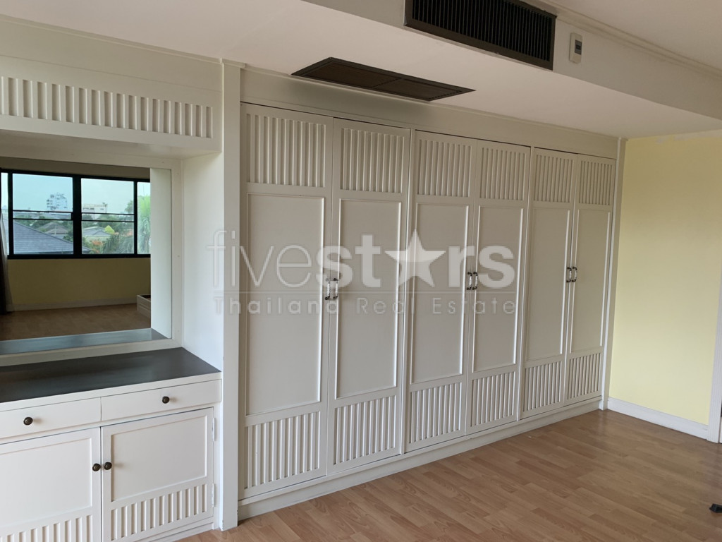 3 bedroom condo for sale on Ekamai, photo 5
