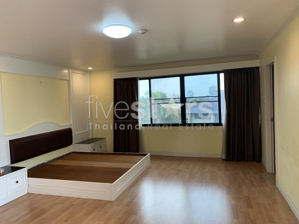 3 bedroom condo for sale on Ekamai, photo 4