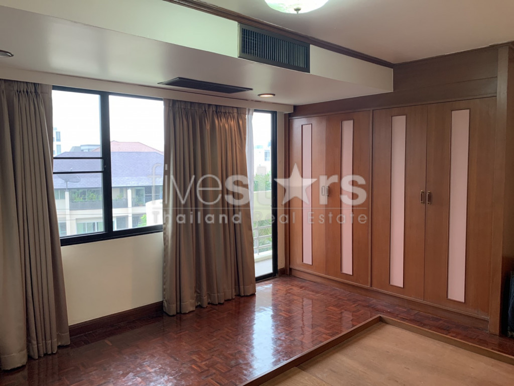 3 bedroom condo for sale on Ekamai, photo 6