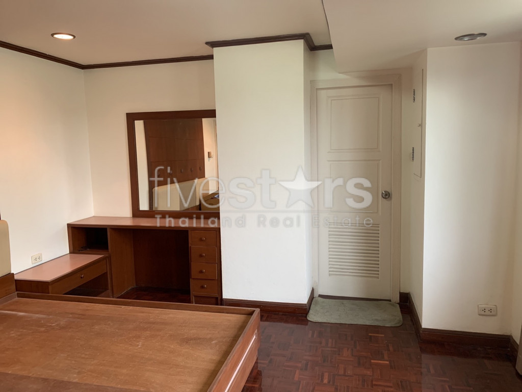 3 bedroom condo for sale on Ekamai, photo 7