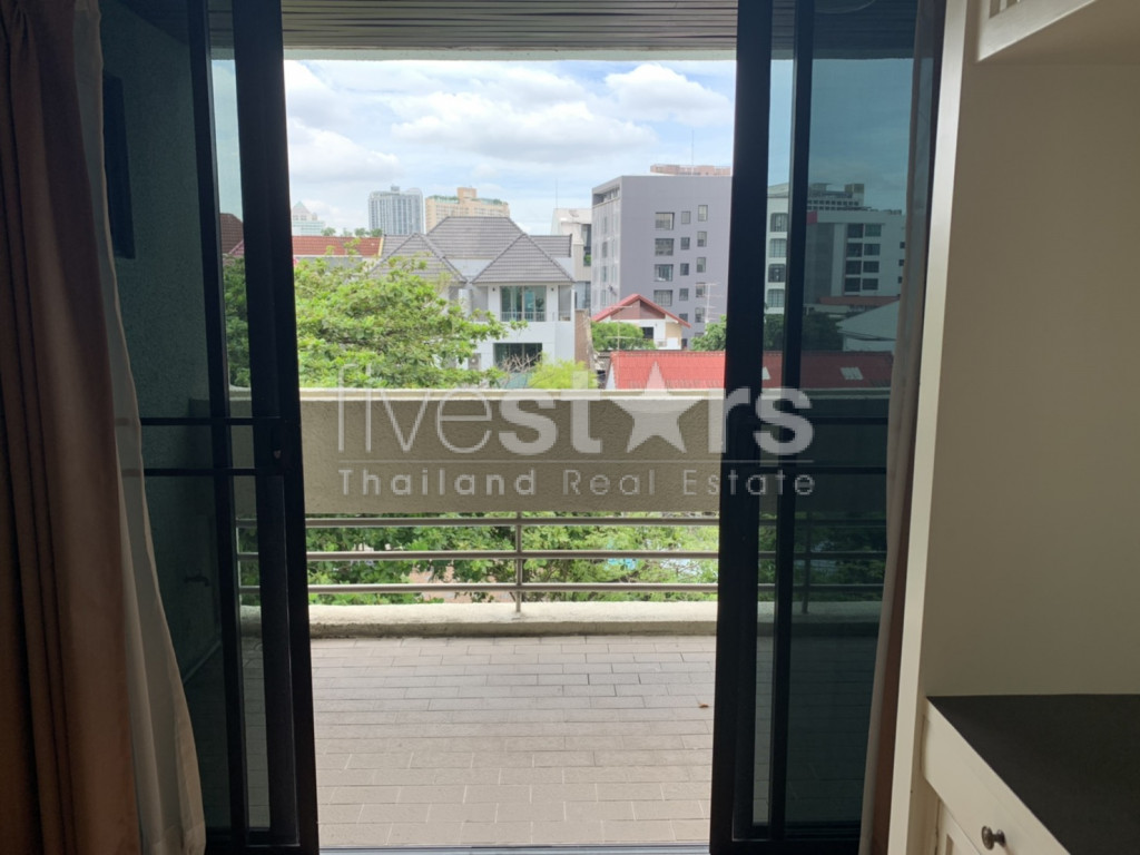 3 bedroom condo for sale on Ekamai, photo 8