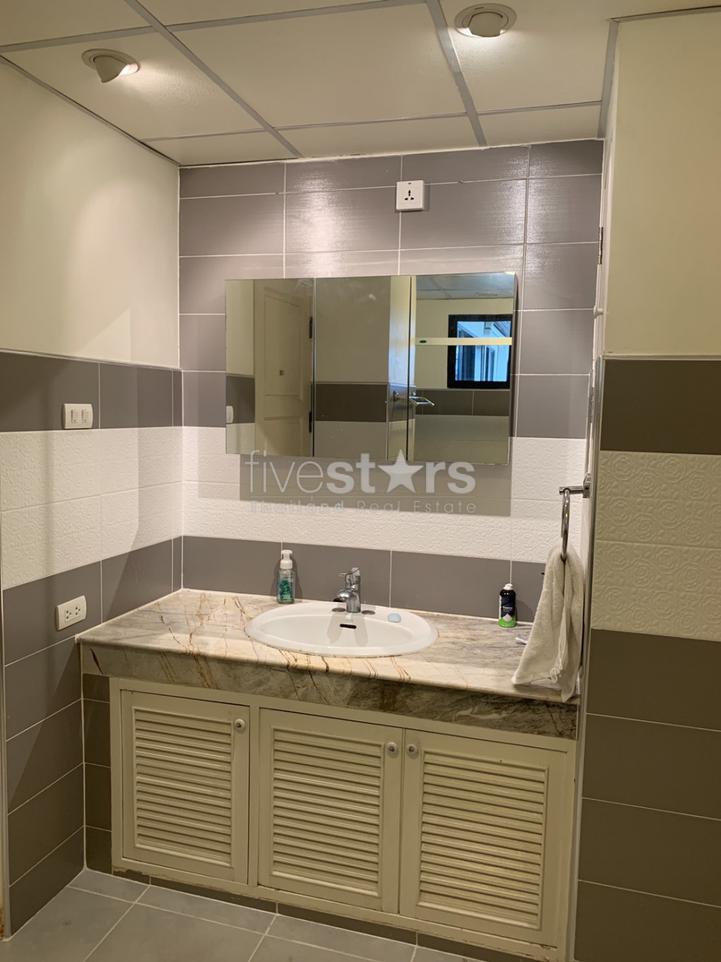 3 bedroom condo for sale on Ekamai, photo 13