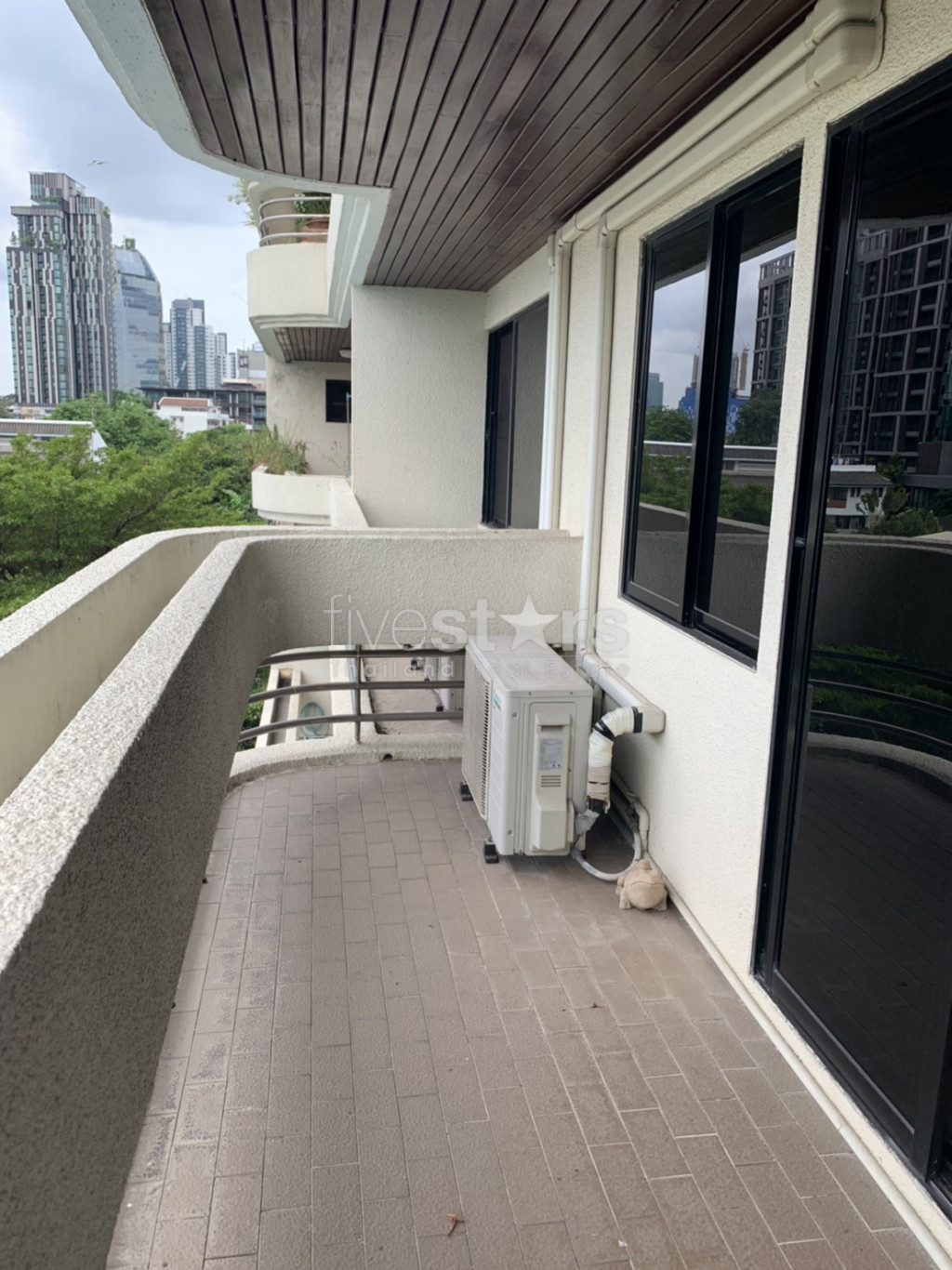 3 bedroom condo for sale on Ekamai, photo 11