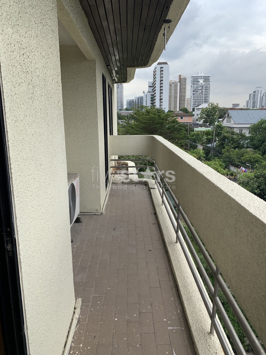 3 bedroom condo for sale on Ekamai, photo 12