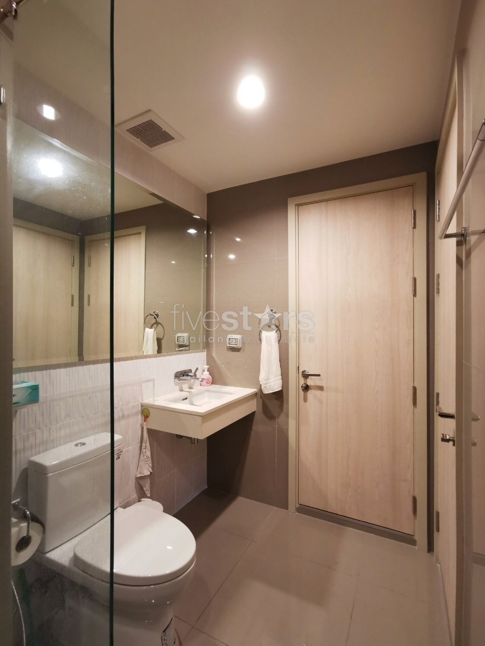 2-bedroom condo for rent on Ekamai, photo 16