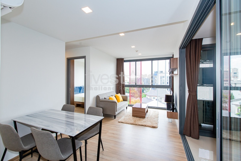 Brand new 2 bedrooms condo for rent near BTS Ekamai
