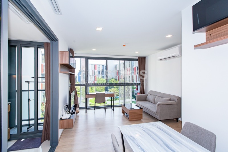 Brand new 2 bedrooms condo for rent near BTS Ekamai