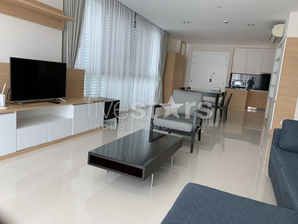 2 bedroom apartment for rent on Ekamai