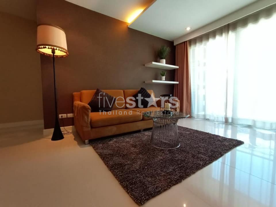 3 bedrooms condo for rent in Sukhumvit near BTS Ekamai, photo 2