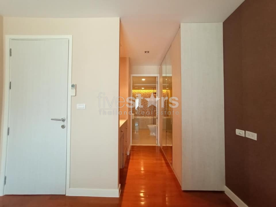 3 bedrooms condo for rent in Sukhumvit near BTS Ekamai, photo 5