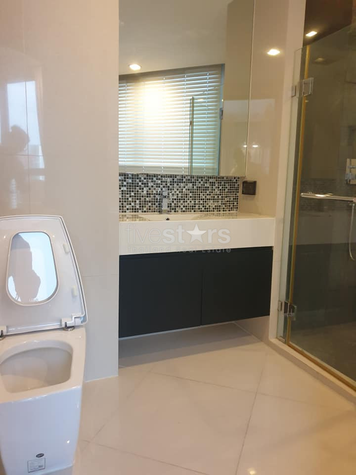 2 bedrooms condo for rent close to BTS Phrakhanong, photo 8