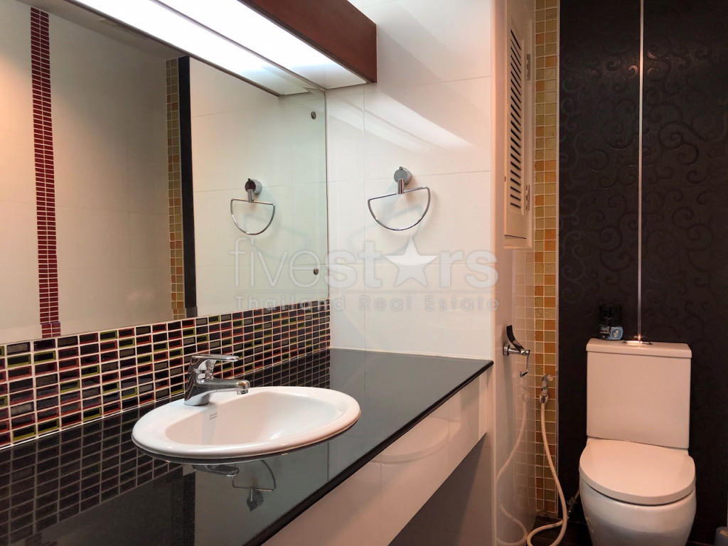 3 bedroom spacious condo with nice terrace in Ekamai, photo 13
