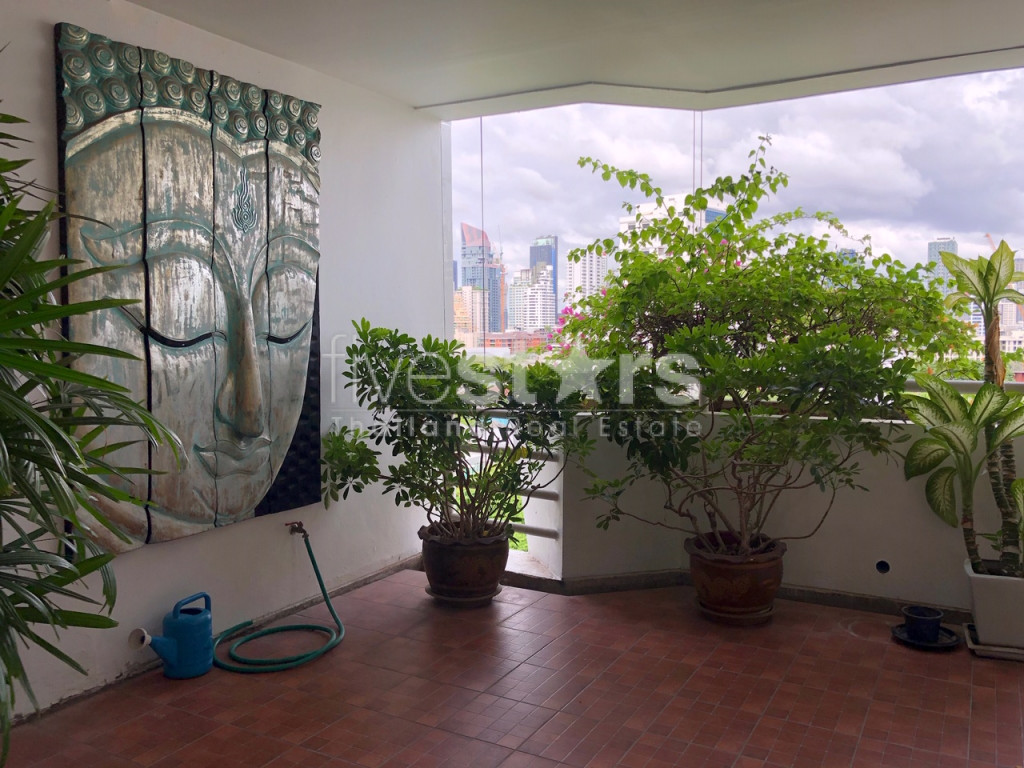 3 bedroom spacious condo with nice terrace in Ekamai, photo 2