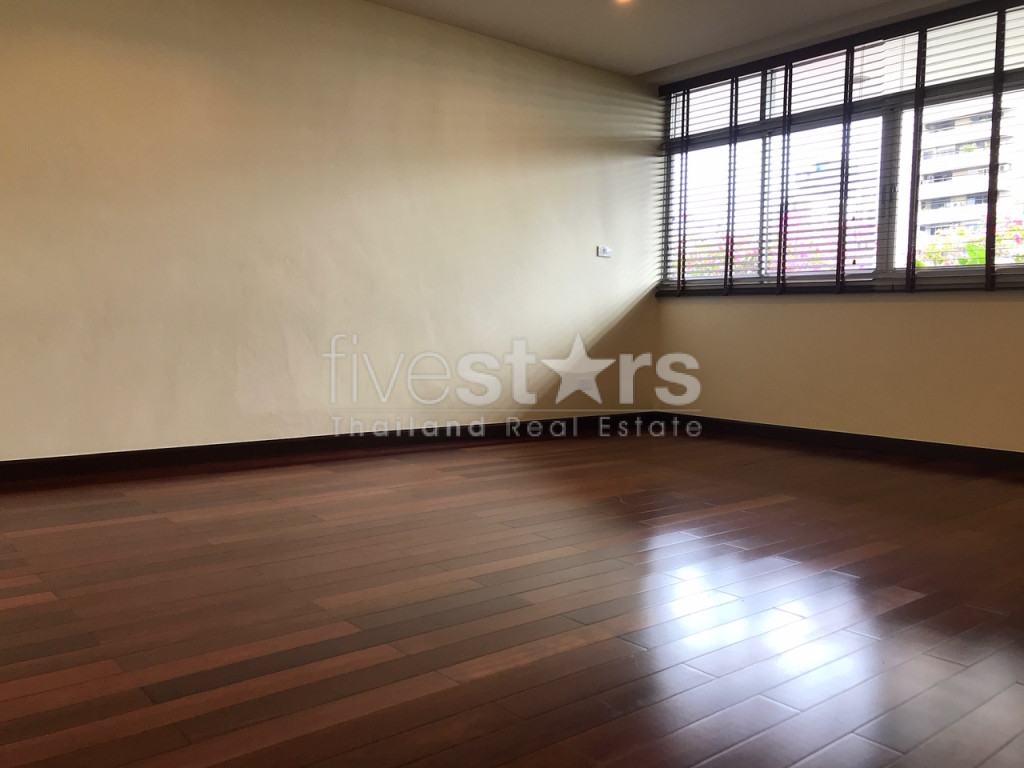 3 bedroom spacious condo with nice terrace in Ekamai, photo 12