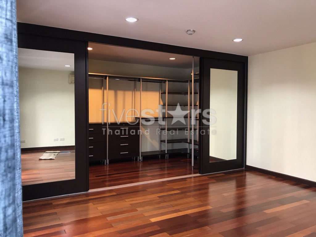 3 bedroom spacious condo with nice terrace in Ekamai, photo 11