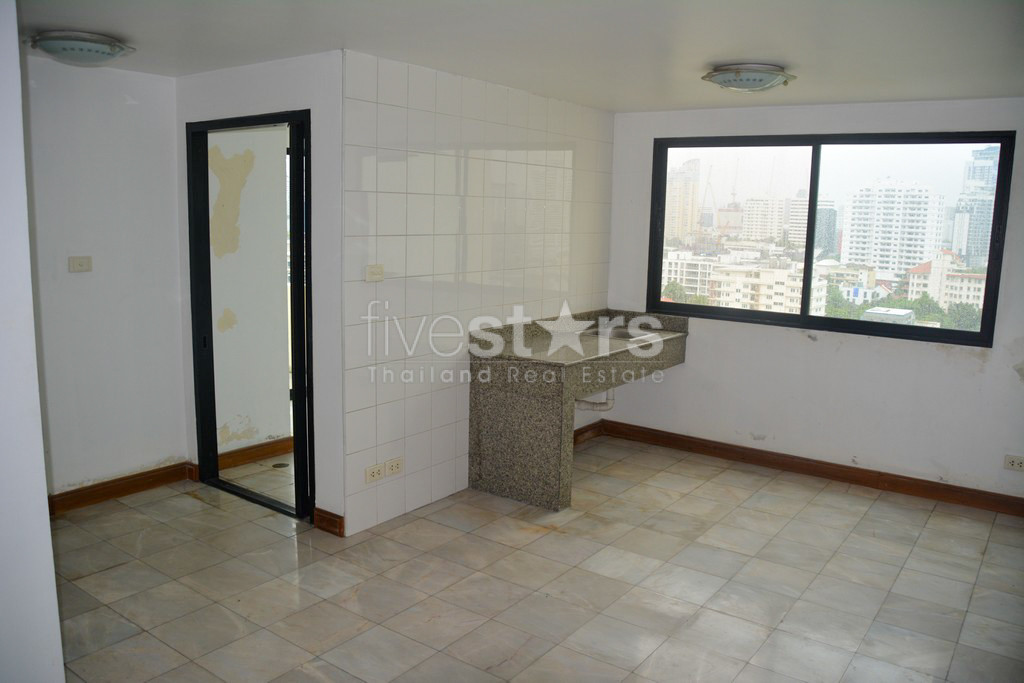 5-bedroom penthouse with large terrace in Ekamai, photo 19