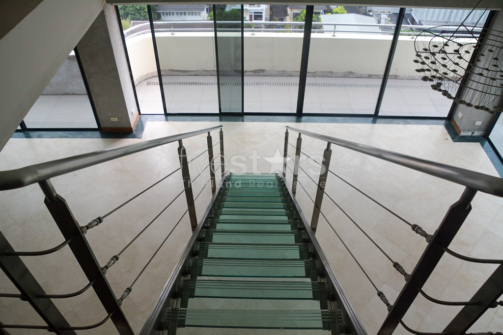 5-bedroom penthouse with large terrace in Ekamai, photo 10