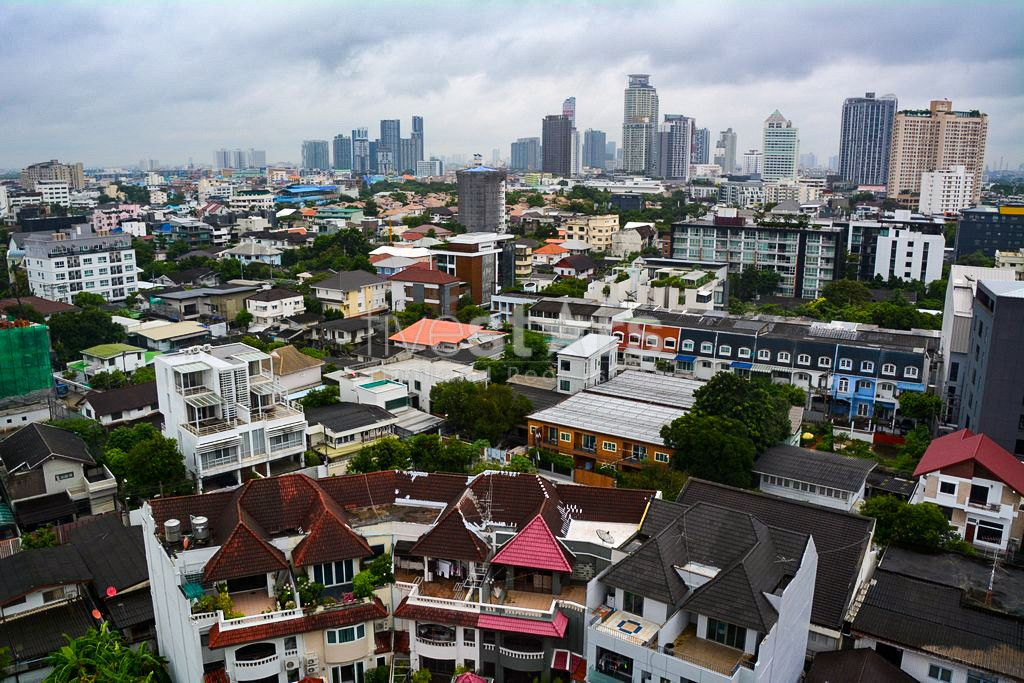5-bedroom penthouse with large terrace in Ekamai, photo 5